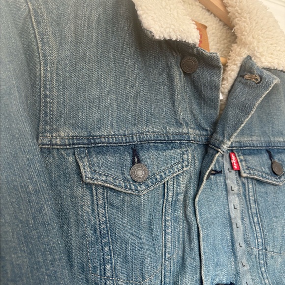 Levi's Denim Sherpa Lined Jacket - Picture 3 of 7